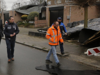 Daken van woningen afewaaid aan Keteldiep Dordrecht