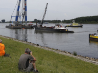 Bergingswerkzaamheden in volle gang Dordtse kil