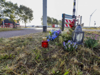 Bloemen voor omgekomen Dordtenaar bij ongeluk in Moerdijk