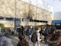 20161603 Scooters in brand fietsenstalling Willem de Zwijger College Papendrecht Tstolk 003