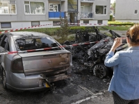 20172305 Auto\'s volledig uitgebrand piet heynstraat Dordrecht Tstolk 003