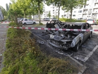 20172305 Auto\'s volledig uitgebrand piet heynstraat Dordrecht Tstolk