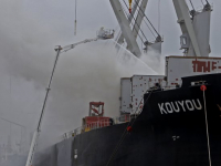 Veel rookontwikkeling bij brand op zeeschip