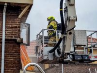 Brandweer oefent in sloopwoningen Land van Valk