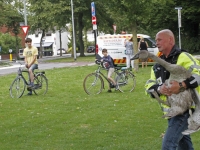 20173107 Brandweer uren bezig met vechtende zwanen Nassauweg Dordrecht Tstolk 005