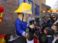 20152304-Brandweerman-Sam-opent-kinderdagverblijf-Brouwersdijk-Dordrecht-Tstolk-003_resize