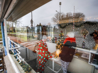 Brugwachter Teus viert kerst Dordrecht