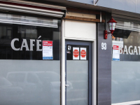 Café Bagatelle III opnieuw op slot Van Oldenbarneveltplein Dordrecht