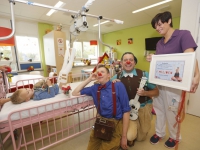 20150411-Miljoenste-bezoek-CliniClowns-aan-kind-in-ziekenhuis-Dordrecht-Tstolk-003