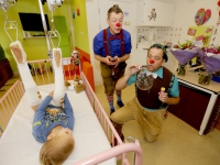 20150411-Miljoenste-bezoek-CliniClowns-aan-kind-in-ziekenhuis-Dordrecht-Tstolk