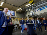 Ondertekening van een convenant Loket Zwijndrecht