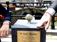 plechtigheid en onthulling corona herinneringsmonument Stadhuisplein Dordrecht