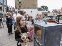 plechtigheid en onthulling corona herinneringsmonument Stadhuisplein Dordrecht