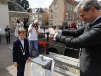 plechtigheid en onthulling corona herinneringsmonument Stadhuisplein Dordrecht