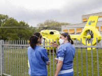 10052021-Coronapatient-overgebracht-per-helikopter-naar-Ziekenhuis-in-Hoorn-Dordrecht-Tstolk-013