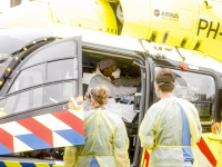 Coronapatiënten vervoerd per Traumahelikopter en Micu-ambulance naar Duitsland