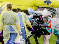 Coronapatiënten vervoerd per Traumahelikopter en Micu-ambulance naar Duitsland