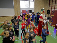 DJ Piet show zingen en dansen Prinses Julianaschool Dordrecht