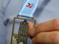 Drechtstadloop een medaille uitgereikt aan Arthur Dordrecht