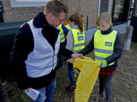 20172403 Opschoonactie kinderen CBS Horizon in Dordrecht Tstolk 001