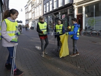 20172403 Opschoonactie kinderen CBS Horizon in Dordrecht Tstolk 002