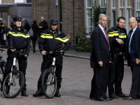 Beatrix bij onthulling standbeeld Willem van Oranje Dordrecht