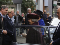 Beatrix bij onthulling standbeeld Willem van Oranje DordrechtBeatrix bij onthulling standbeeld Willem van Oranje Dordrecht