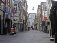 Voorstraat midden zonder winkelend publiek Dordrecht