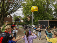 Korfbalpaal officieel in gebruik genomen door schoolkinderen De Sterrekijker Dordrecht