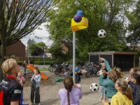 Korfbalpaal officieel in gebruik genomen door schoolkinderen De Sterrekijker Dordrecht