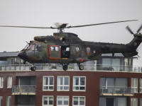 Defensie traint met Eurocopter helikopters boven Dordtse Kil