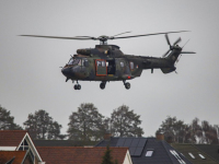 Defensie traint met Eurocopter helikopters boven Dordtse Kil