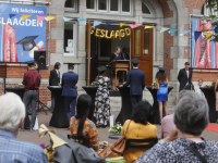 Diploma - uitreiking in de open lucht Johan de Witt-Gymnasium Dordrecht