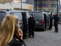 Dode en gewonde bij schietpartij op parkeerterrein Winkelcentrum Walburg Zwijndrecht