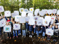 1000 pakketten  voor de dg van de mantelzorg Bavinckschool Singel Dordrecht