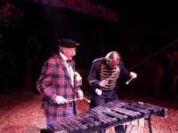 Circus Royal terug van terug geweest Première Dordrecht
