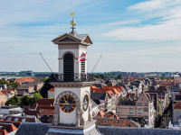 Windvaan terug op Stadhuis Dordrecht