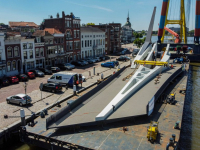 Laatste onderdeel Prins Clausbrug aangekomen in Dordrecht