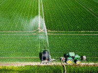 Akkerbouw wordt gesproeid Vernieuwde Biesbosch Dordrecht