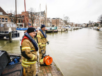 Brandweer oefent in Wijnhaven Taankade Dordrecht