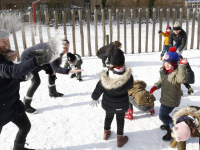 Sneeuwpret kinderen en leerkrachten Don Bosco School Dordrecht Tstolk