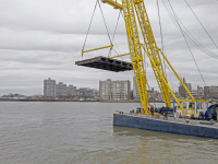 Eerste deel Engelenburgerbrug op transport