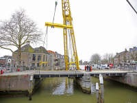 Eerste deel Engelenburgerbrug op transport