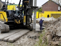 20172104 Eerste heipalen geslagen op braakliggend terrein Dordrecht Tstolk 001