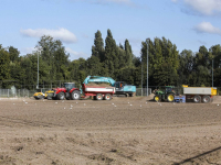 Aanleg nieuw voetbalveld Emma gestart Dordrecht