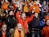 20152301-2200-kinderen-maken-sfeer-op-EK-shorttrack-Sportboulevard-Dordrecht-Tstolk-003_resize