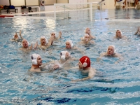 20172801 Ere-voorzitter MNC Ad van Woerkens stopt om zijn 80ste met waterpolo Dordrecht Tstolk 004