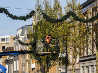 09112020-Feestverlichting-opgehangen-centrum-Dordrecht-Tstolk