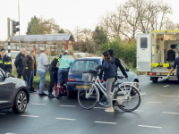 Man gewond bij ongeluk met auto Hastingsweg Dordrecht