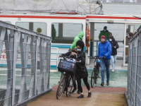 Fietspont Papendrechtsebrug in de vaart Dordrecht